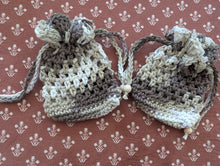 Load image into Gallery viewer, Ruffle Cotton Crotchet Soap Bag
