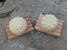 Load image into Gallery viewer, Pine/Red Alder Soap Dish
