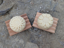 Load image into Gallery viewer, Pine/Red Alder Soap Dish
