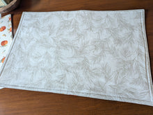 Load image into Gallery viewer, Pair of 2 Cotton Reversible Placemats
