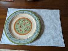 Load image into Gallery viewer, Pair of 2 Cotton Reversible Placemats

