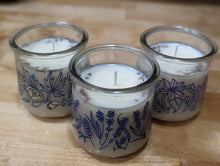 Load image into Gallery viewer, Mini lilac soy candle
